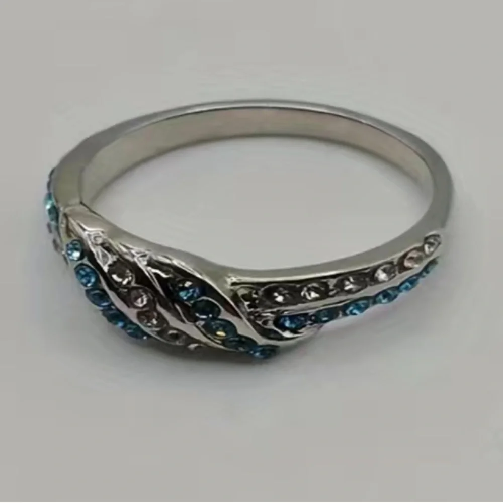 Rhinestone Wrap Knot Style Ring Size 9